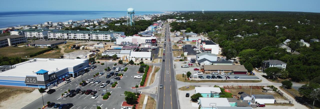 Aerial view of East Oak Island Drive